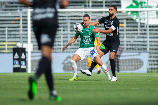 Jönköpings Edin Hamidovic och Västerås Sean Sabetkar