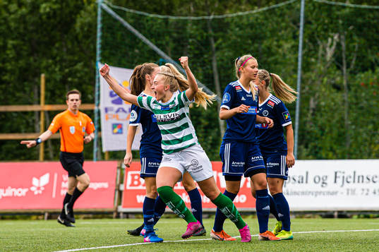 Dina Hellebust Hegerberg of KIL/Hemne celebrates