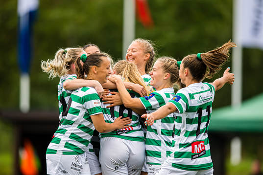 Dina Hellebust Hegerberg of KIL/Hemne celebrates