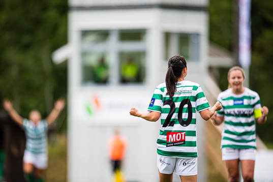 Sara Kristine Bantan Eggesvik of KIL/Hemne celebrates