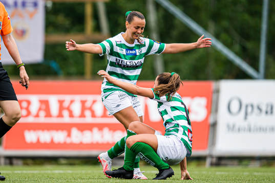 Dorte Pelabon of KIL/Hemne celebrates
