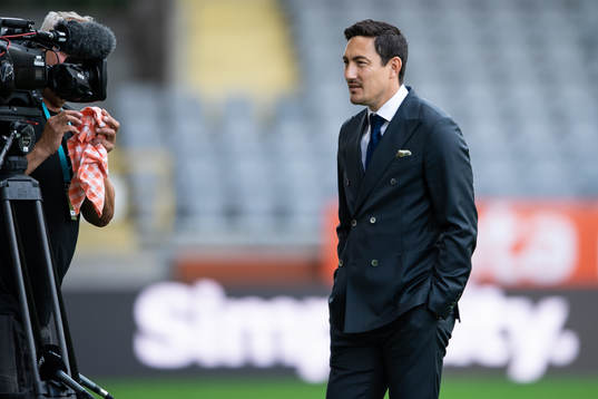Dplays kommentator Stefan Ishizaki