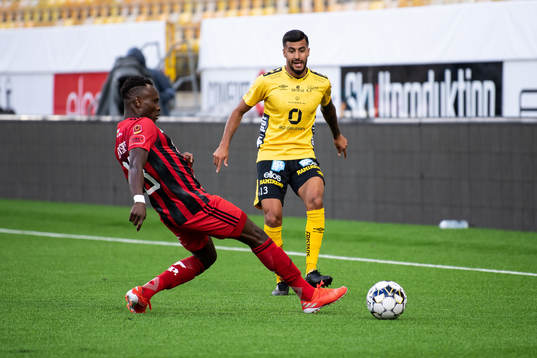 Elfsborgs Rami Kaib och Östersunds Sam Mensiro