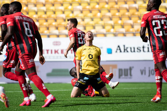 Elfsborgs Sivert Heltne Nilsen reagerar