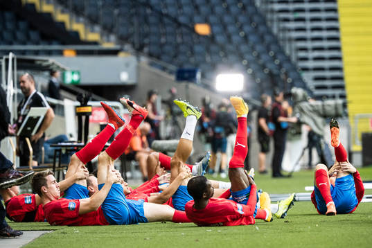 Helsingborgs spelare värmer upp