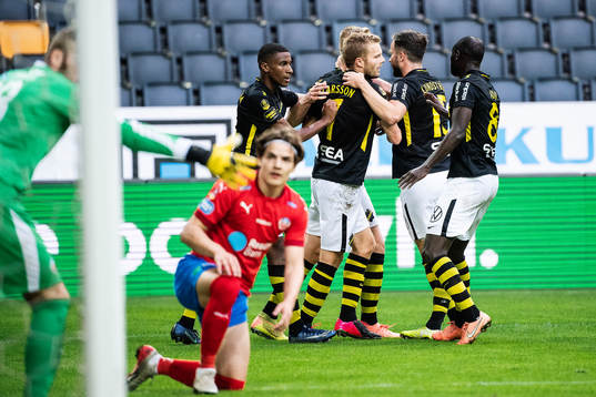 s Sebastian Larsson jublar