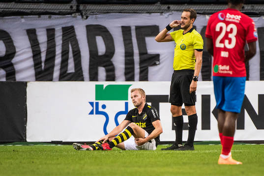 s Sebastian Larsson har ont