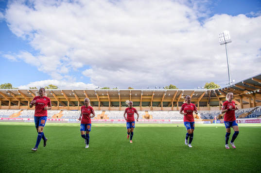 Örebros spelare värmer upp
