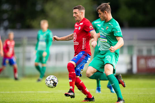 Östers James Keene och Ljungskiles Adam Rosén