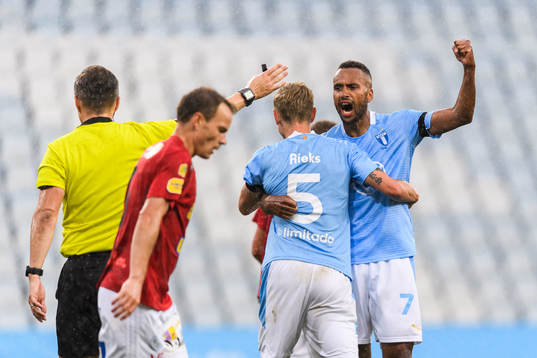 Bläddra bland fler bilder av Fotboll, Allsvenskan, Malmö FF - Falkenberg