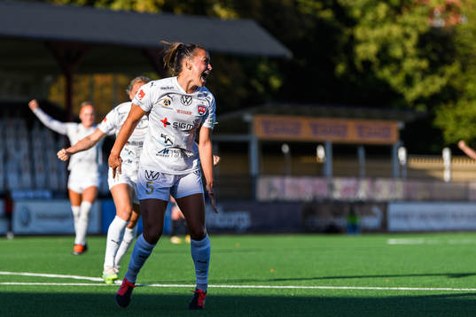 Rosengårds Alexandra Lowe Riley jublar