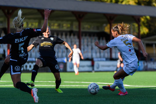 Rosengårds Alexandra Lowe Riley gör 1-0