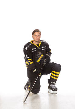 s Dennis Fröland