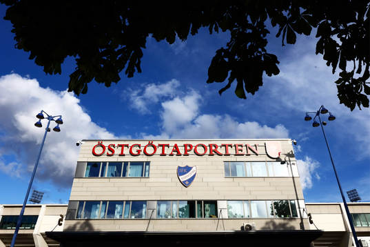 Östgötaporten före fotbollsmatchen i Allsvenskan mellan