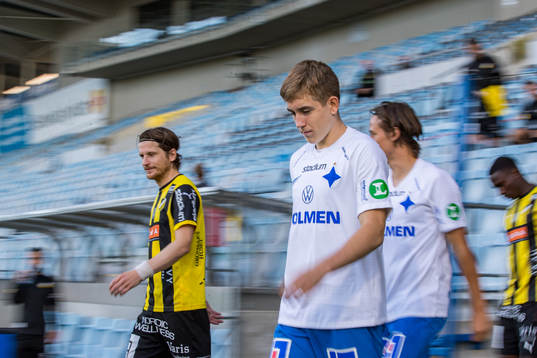 IFK Norrköpings Ísak Bergmann Jóhannesson gör entré