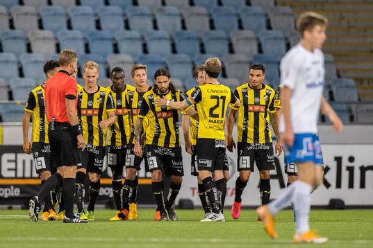 Häckens spelare jublar