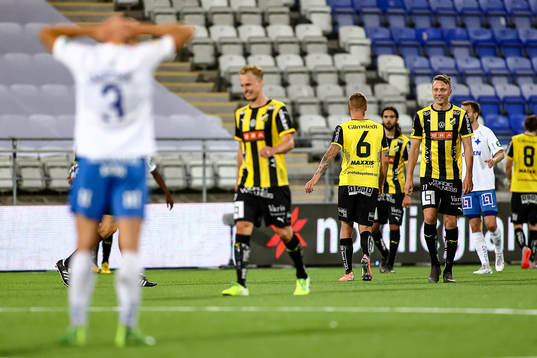 IFK Norrköpings Rasmus Stensbæk Lauritsen deppar och