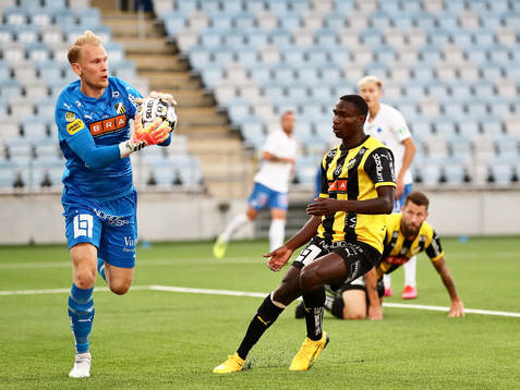 Häckens målvakt Pontus Dahlberg och Godswill Ekpolo
