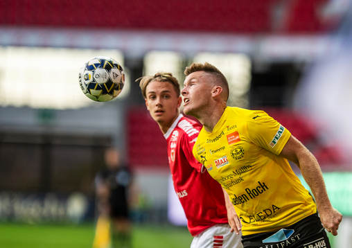Mjällbys Viktor Agardius och Kalmars Isak Magnusson
