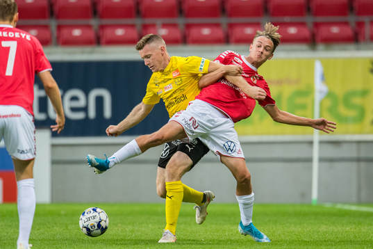 Mjällbys Viktor Agardius och Kalmars Isak Magnusson