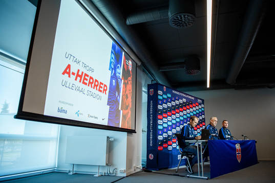 Svein Graff, head coach Lars Lagerbäck and assistant coach