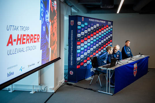 Svein Graff, head coach Lars Lagerbäck and assistant coach