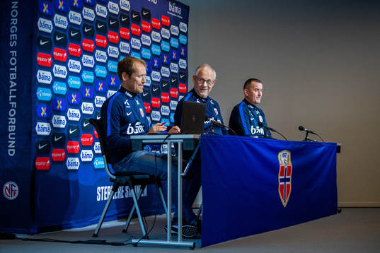 Svein Graff, head coach Lars Lagerbäck and assistant coach