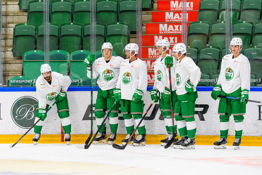 Spelarna samlas