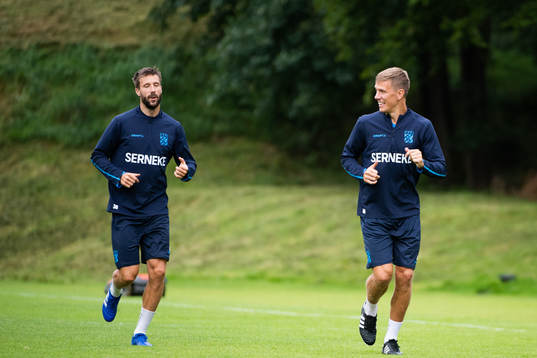 Mattias Bjärsmyr och Pontus Wernbloom tränar med IFK