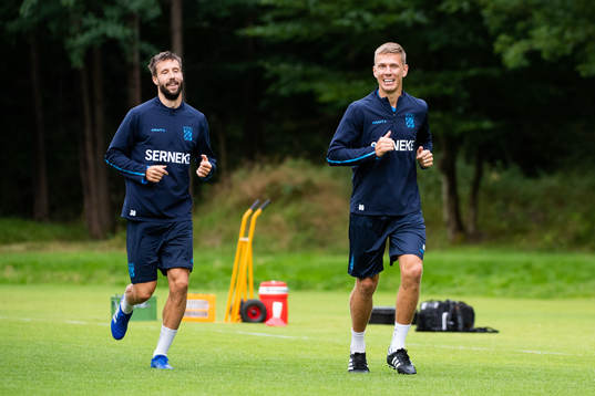 Mattias Bjärsmyr och Pontus Wernbloom tränar med IFK