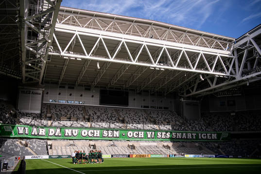 Hammarbys spelare samlas i en ring