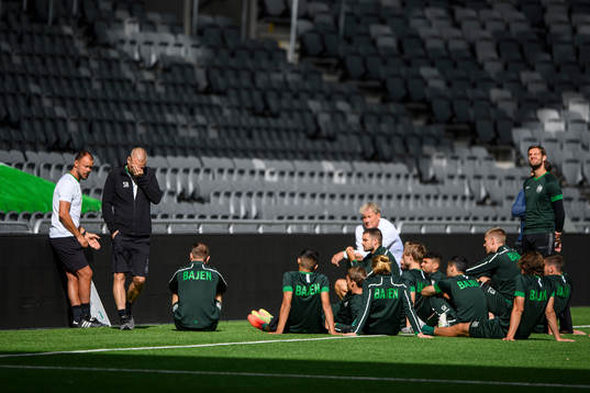 Hammarbys assisterande tränare Joachim Björklund och