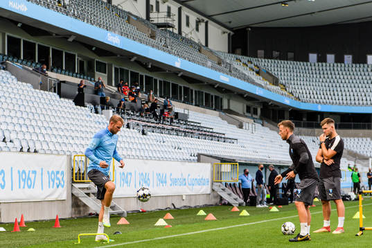 Ola Toivonen with Mark Read, physical trainer