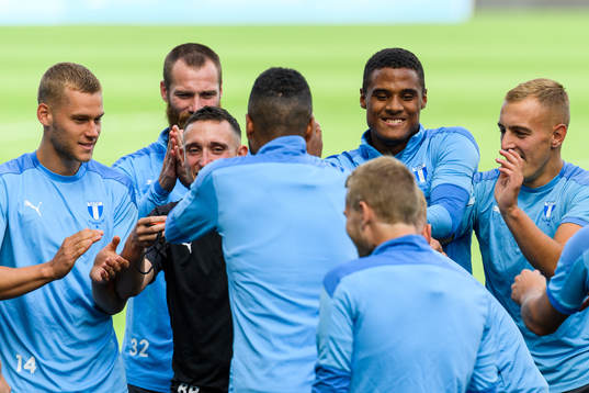 Players warm up