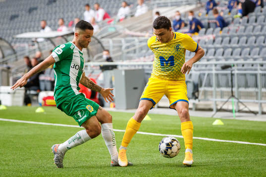 Mohanad Jeahze of Hammarby and Tamas Kiss of Puskas