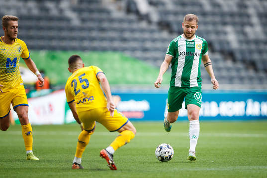 Zsolt Nagy of Puskas and Darijan Bojanic of Hammarby