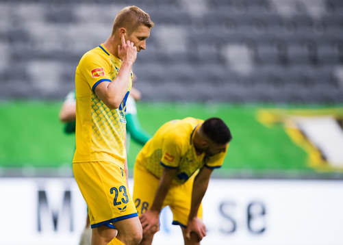 Csaba Spandler and Hadzhiev looks dejected
