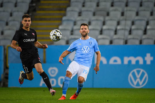 Florian Loshaj of Cracovia and Erdal Rakip of Malmö FF