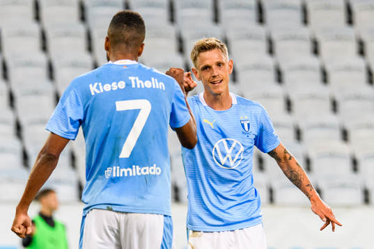Sören Rieks celebrates with Isaac Kiese Thelin