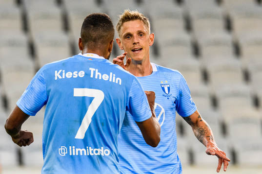 Sören Rieks celebrates with Isaac Kiese Thelin