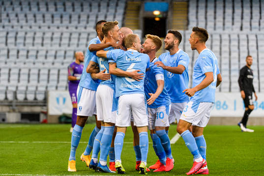 Jo Inge Berget celebrates with his teammates