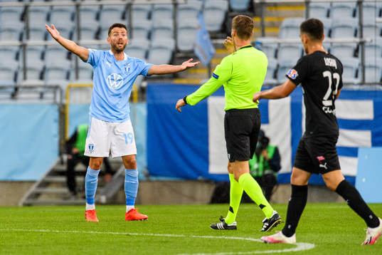 Erdal Rakip of Malmö FF reacts