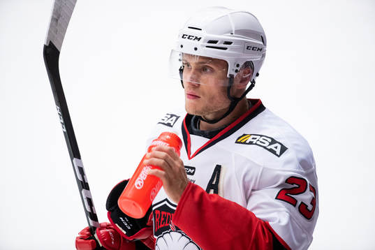 Malmö Redhawks Christoffer Forsberg på uppvärmningen