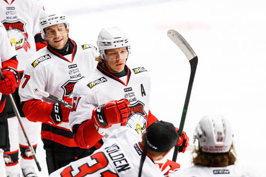 Malmö Redhawks Emil Sylvegård jublar
