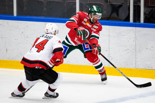 Frölundas Joel Lundqvist och Malmö Redhawks Jesper Jensen