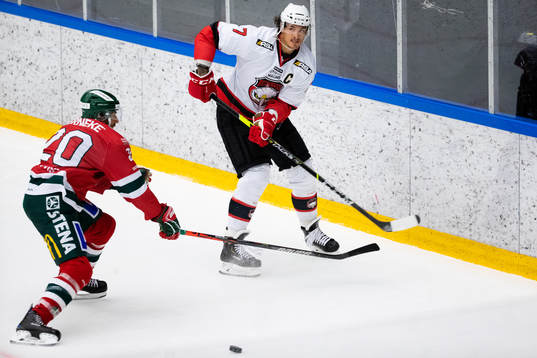 Frölundas Joel Lundqvist och Malmö Redhawks Oliver