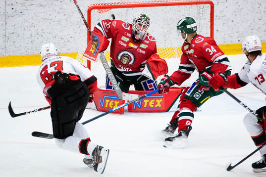 Malmö Redhawks Fredrik Händemark skjuter reducering 7-2