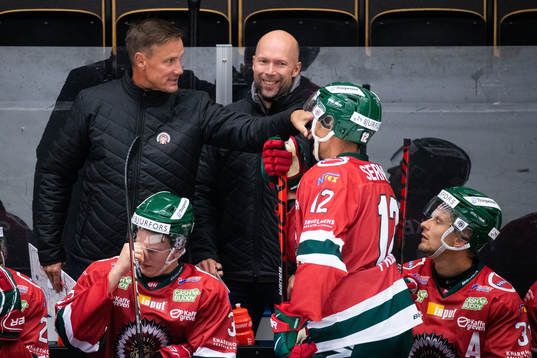 Frölundas tränare Roger Rönnberg och assisterande
