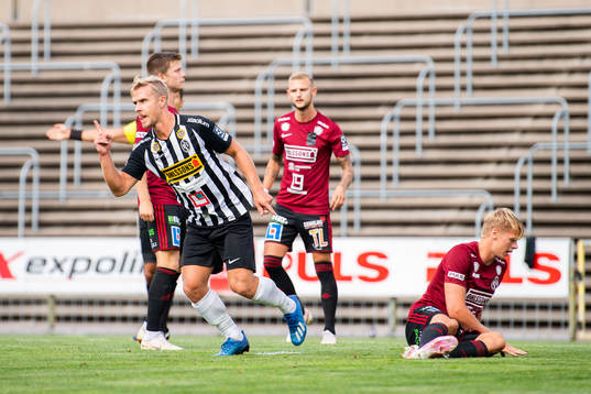 Landskronas Linus Olsson jublar