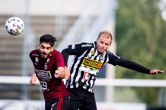 Landskronas Jonathan Asp och Assyriska Zackarias Faour i